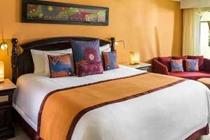 eachfront Junior Suites at El Dorado Royale 
